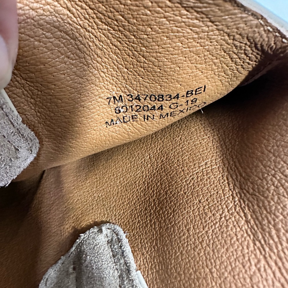 Frye Carson Pull On Beige Suede Boots Sz 7 - Picture 6 of 6